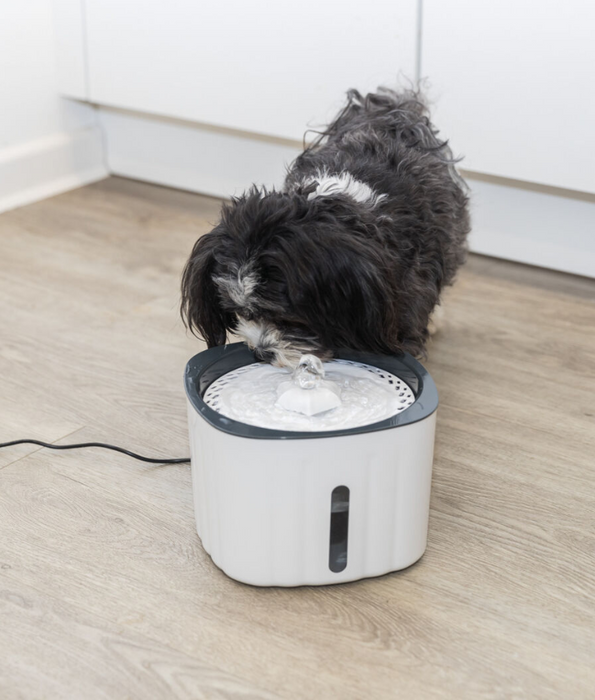 Trixie - Drinking Fountain Flower for Dogs & Cats, 2 L Circulating Water Fountain - 18.5 × 13 × 18.5 cm