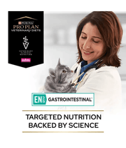 Purina - Pro Plan Veterinary Diets, EN Gastrointestinal Cat Pouch Salmon - 85g with veterinary professional and cat.