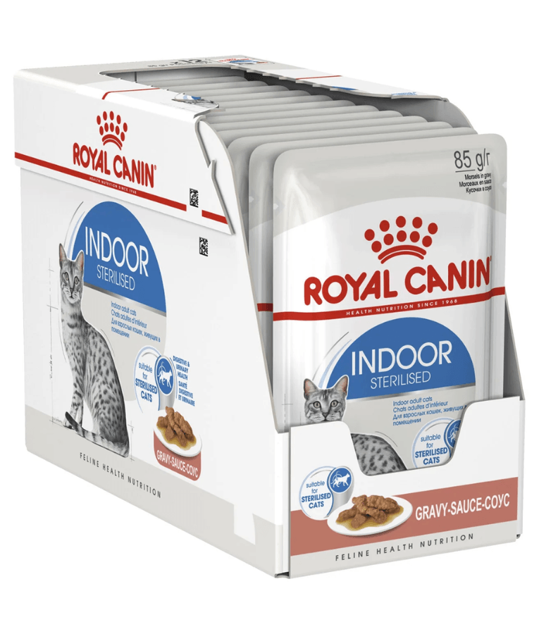 Royal Canin - Indoor Sterilised in Gravy Wet Cat Food for Indoor Sterilised Cats 7+ – 85g Pouch packaging display.