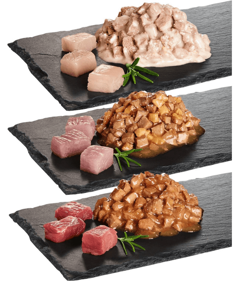 Tender pieces of chicken, turkey, and beef in sauce, showcasing Vitakraft adult wet cat food.
