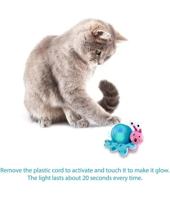 Gigwi - Shining Friends Snail with activated LED light & Catnip inside