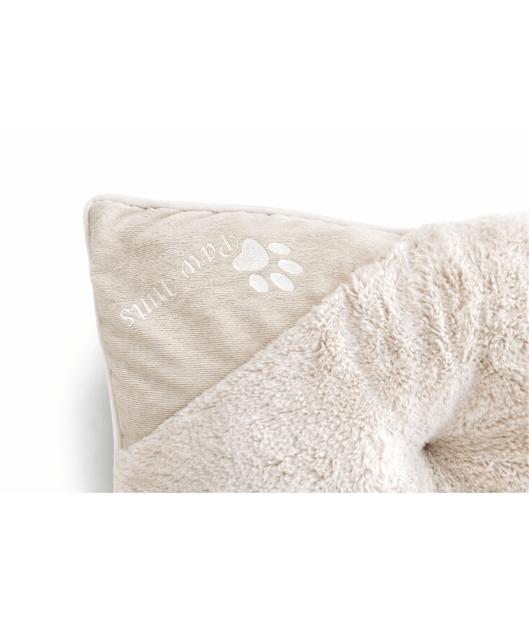 King Queen – Paw Prints Plush Pet Bed Beige Mat, Soft Comfort, Non-Removable Washable Cover – 85 × 70 × 7 cm close-up of plush fabric.