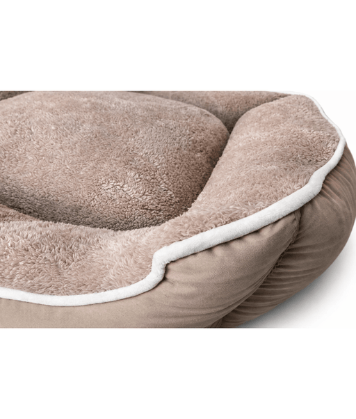 King Queen - Plush Orthopedic Rectangular Dog & Cat Bed – Washable, Soft Cushion – 85x70x20 cm close-up view showing soft textures.