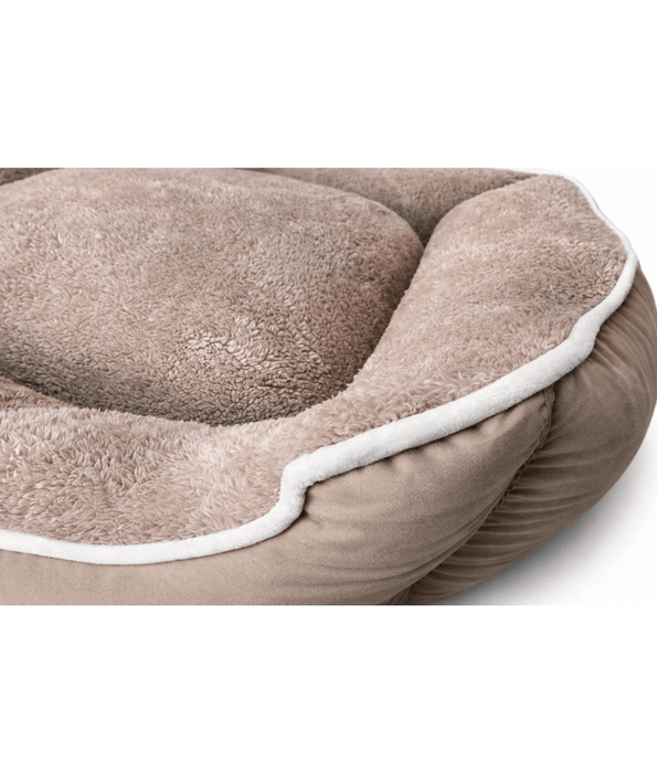 King Queen - Plush Orthopedic Rectangular Dog & Cat Bed – Washable, Soft Cushion – 85x70x20 cm close-up view showing soft textures.