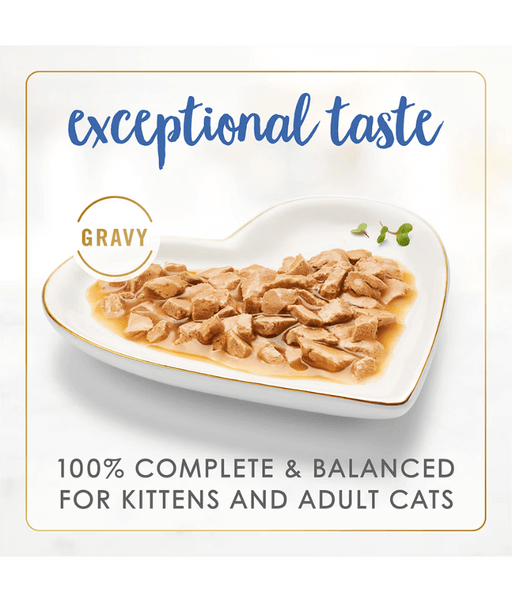 Purina - Fancy Feast - Love in every Feast - Gravy Lovers Gourmet Cat Food – Ocean Whitefish & Tuna – 4x85g on a plate.