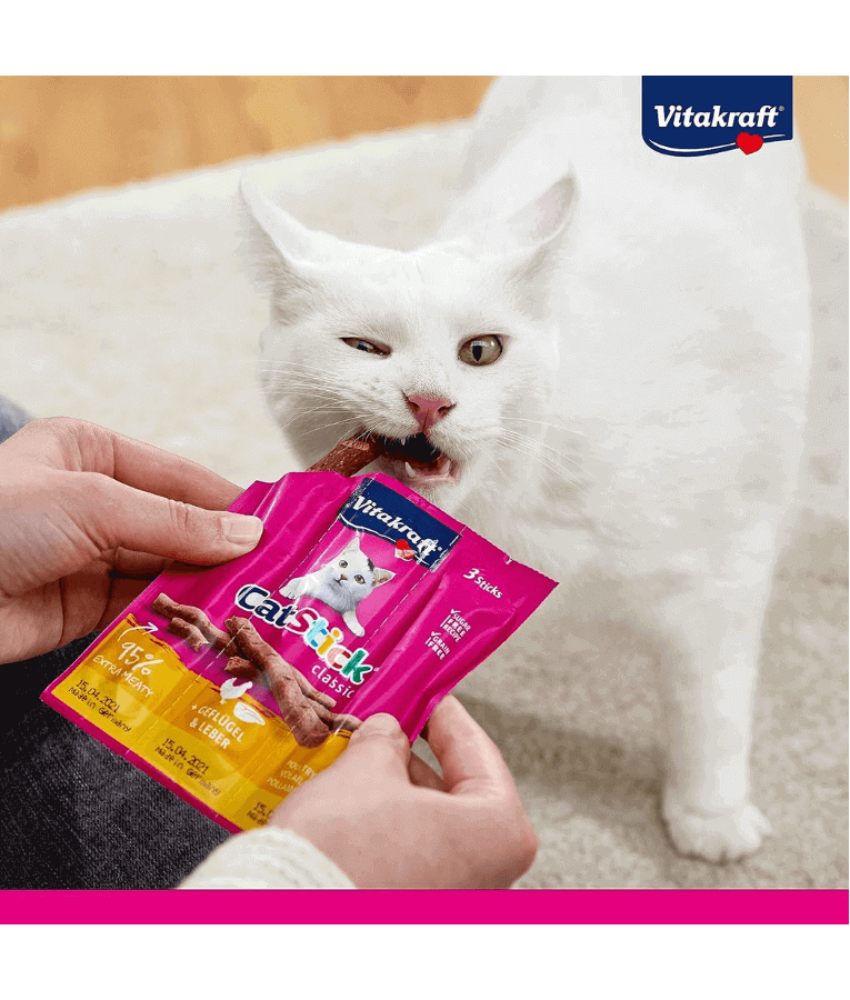 Vitakraft - CatStick, 3 Classic Soft Sticks With Salmon - 18g