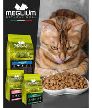 Meglium natural meal adult dry cat food with chicken and beef, emphasizing balanced nutrition cat food for adult cats.