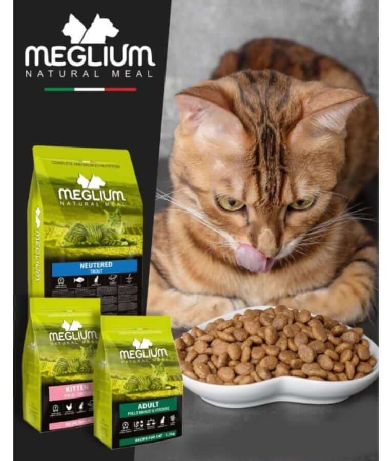 Meglium natural meal adult dry cat food with chicken and beef, emphasizing balanced nutrition cat food for adult cats.