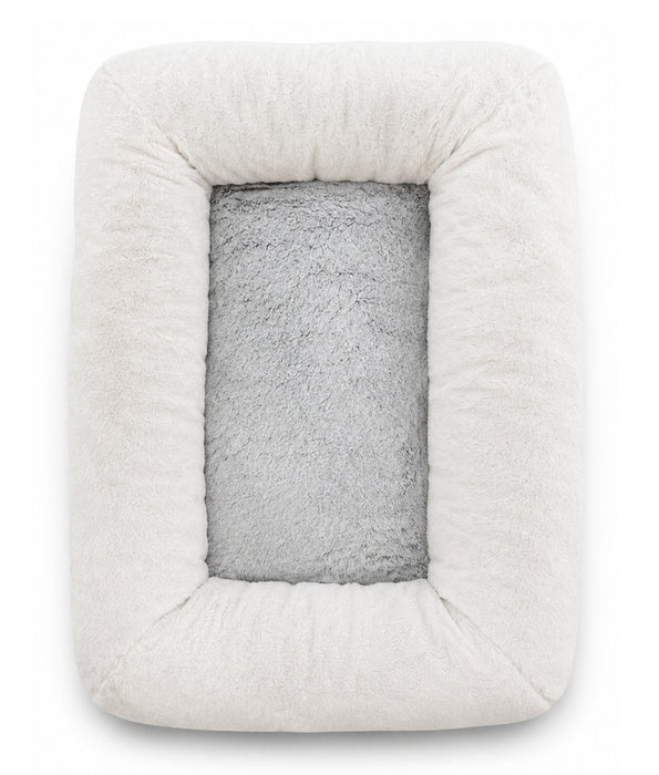 King Queen - Rectangular Dog Bed, White & Light Grey, Ultra Soft Fur Sleeping Surface, Raised Bolsters - 95 × 75 × 15 cm